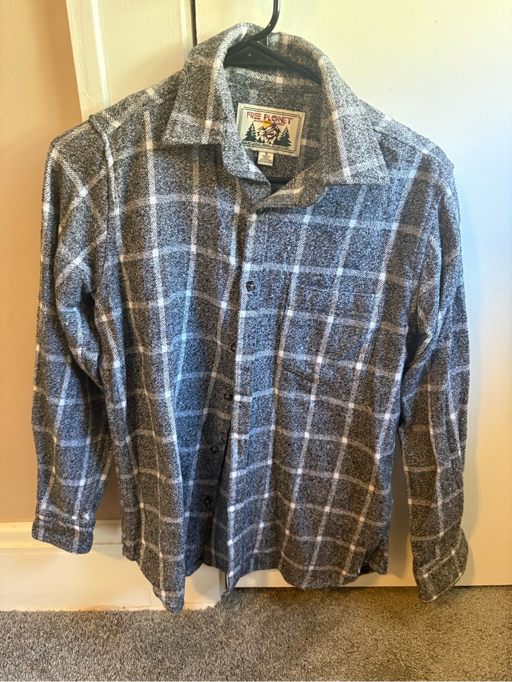Free Planet Men's Gray and White Plaid Button-Down Shirt